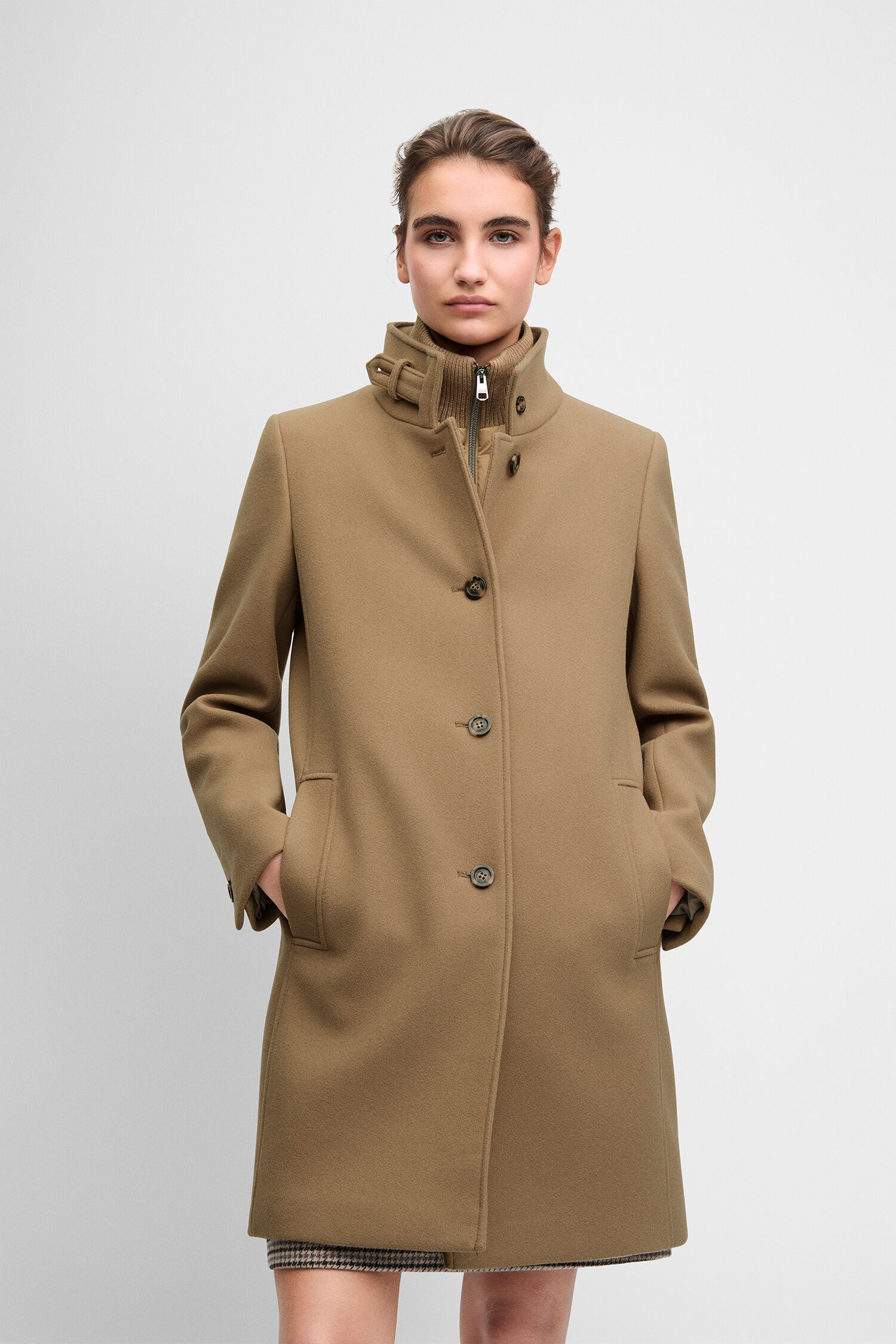 Camel coat, Wool coat, Knopfverschluss, Hochkragen, Taschen