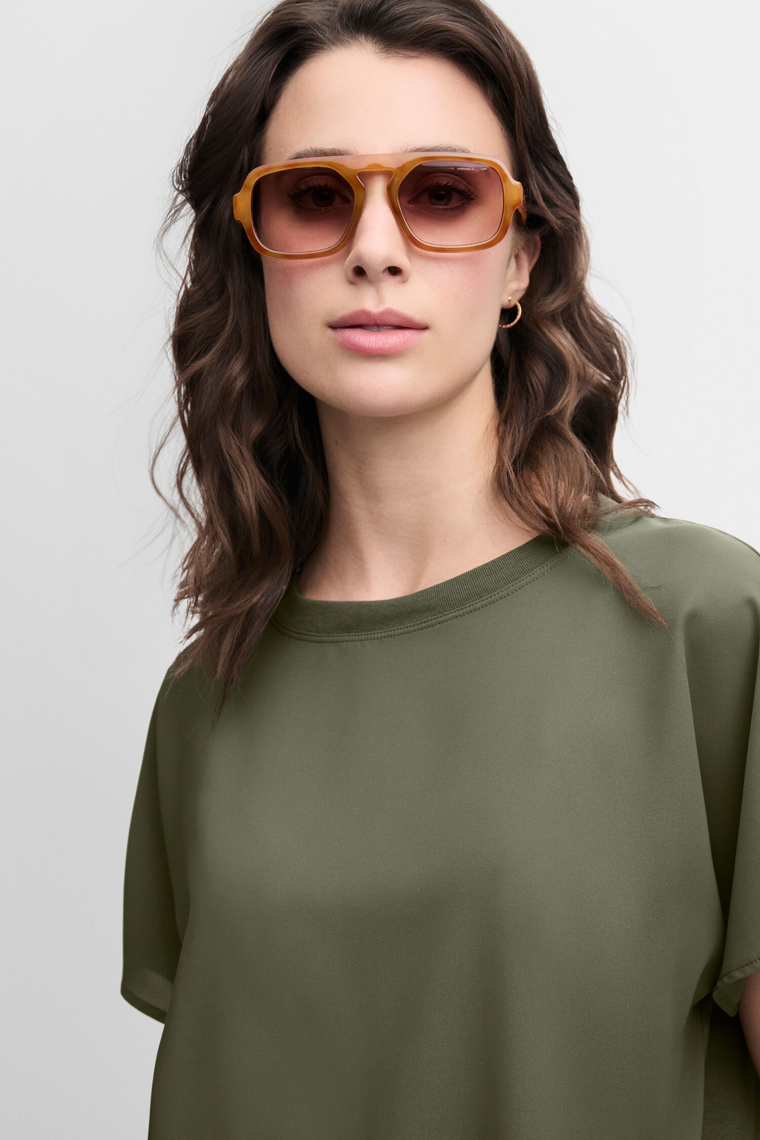 Bluse, Sonnenbrille, Erwachsener, Person, Frau