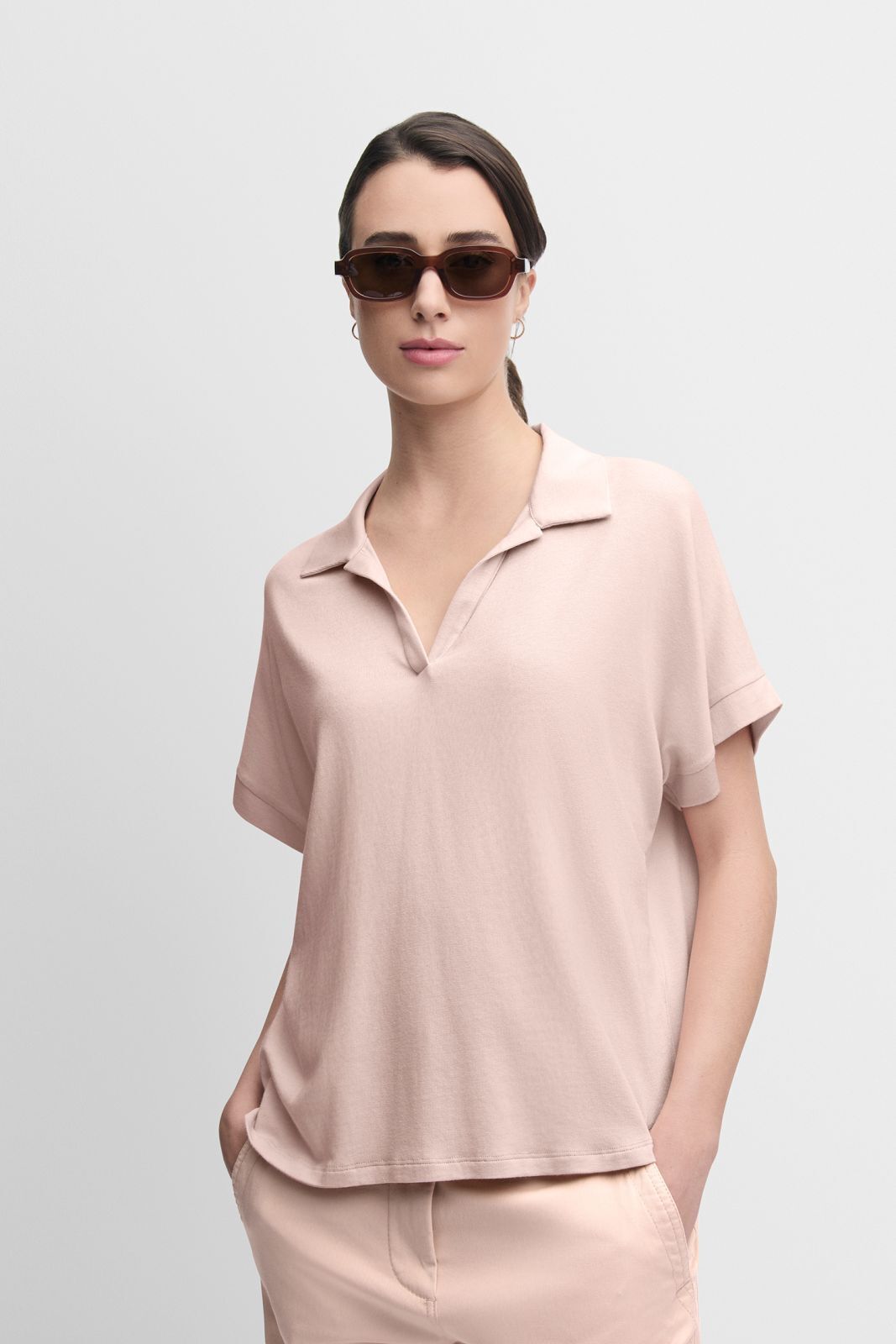 Bluse, Sonnenbrille, Erwachsener, Person, Frau