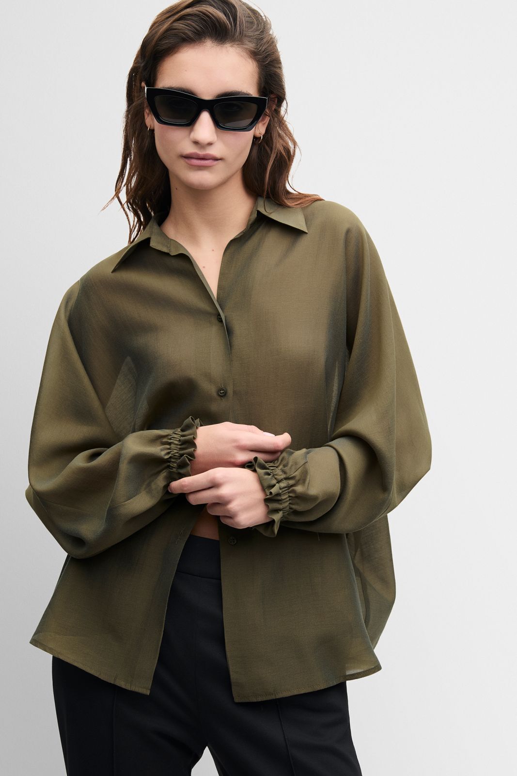 Bluse, Langarmshirt, Olivgrün, Knopfverschluss, Satin-Optik