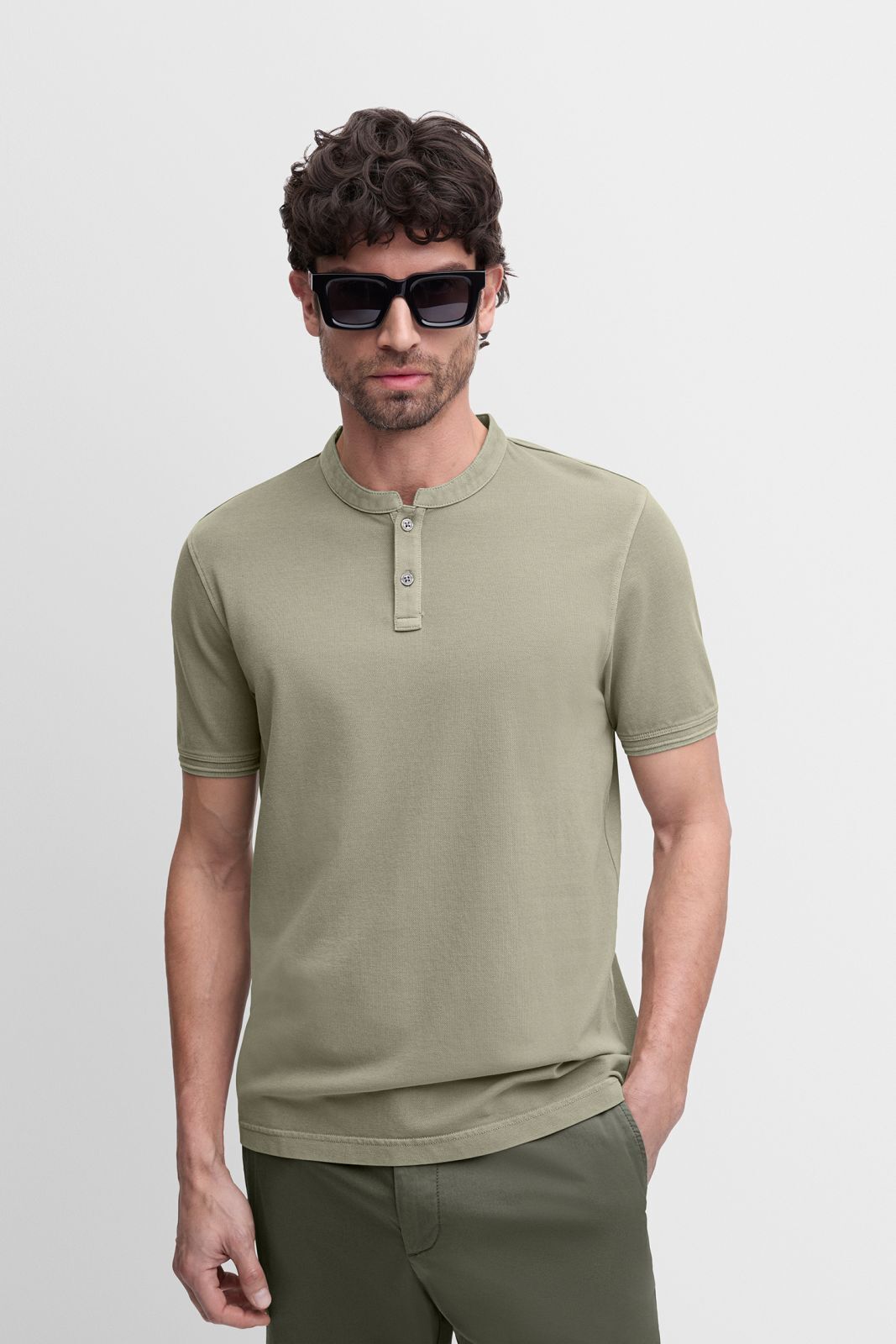 T-shirt, Sonnenbrille, Langarm, Ärmel, Person