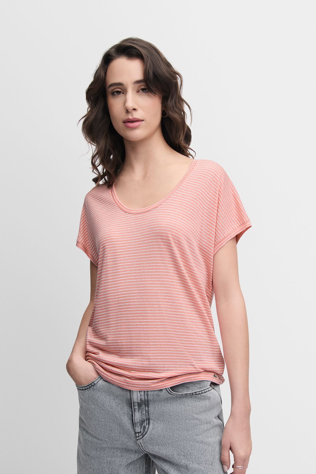 Bluse, T-shirt, Person, Jeans, Gesicht
