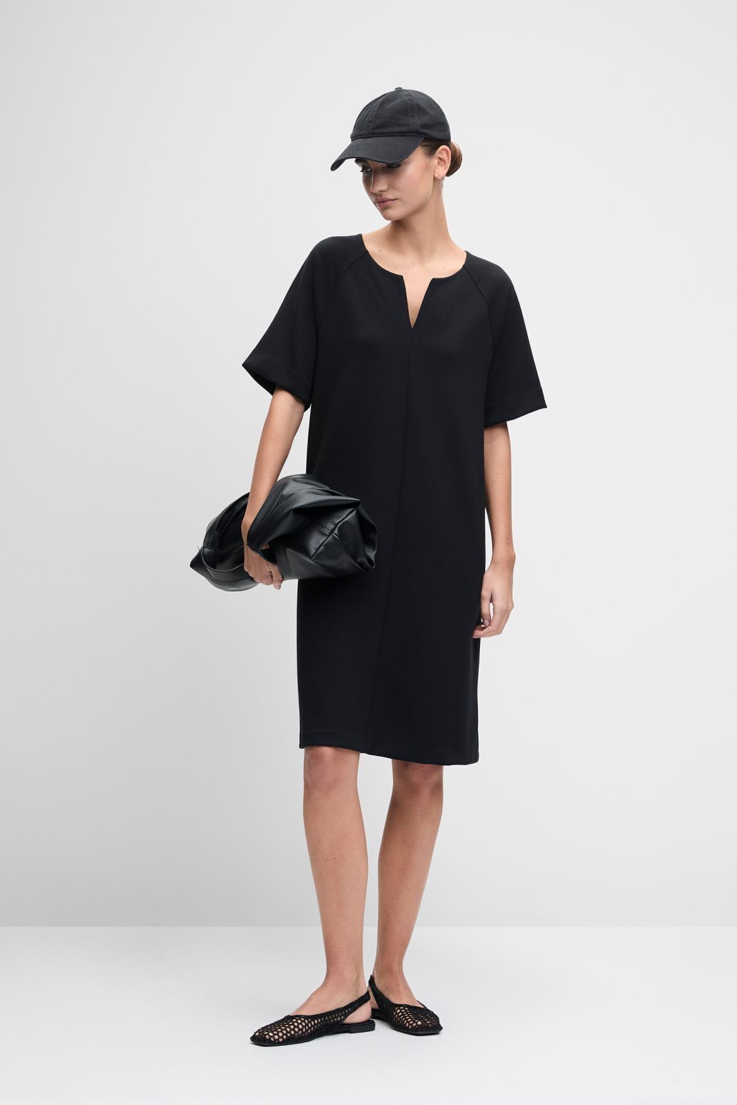 Kleid, Schwarz, Kurzarm, V-Ausschnitt, Casual