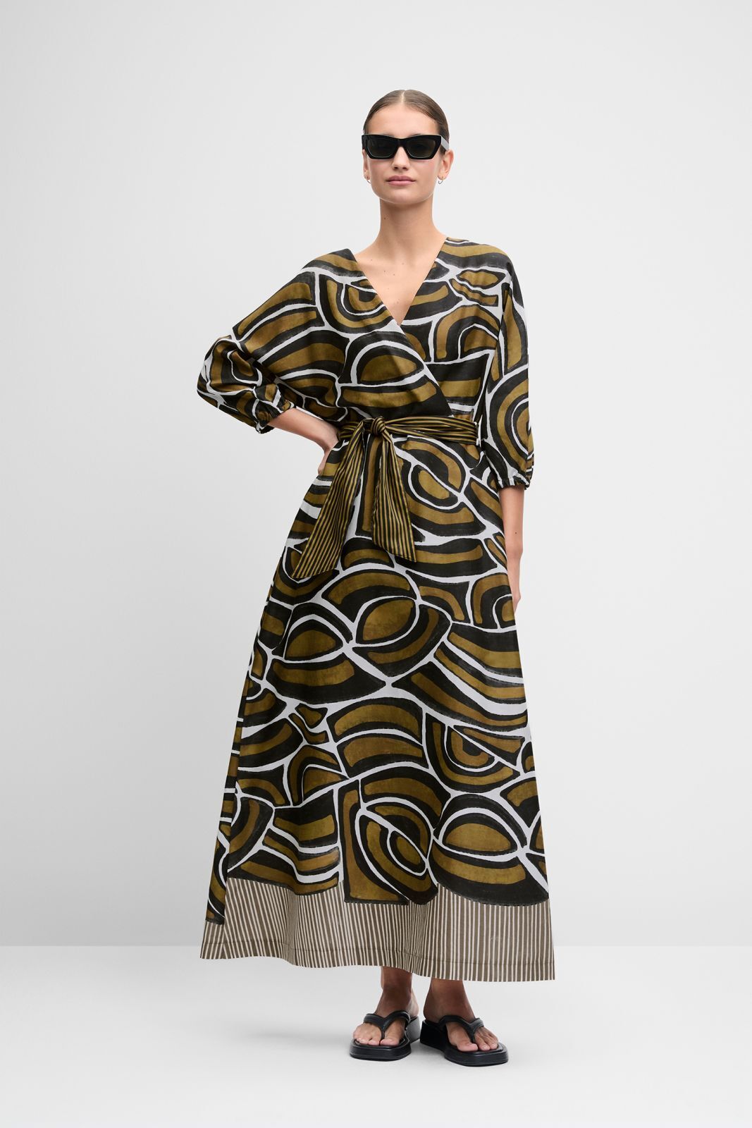 Maxi-Kleid, Umlege-Kleid, Gemustertes Kleid, Olivgrün, Streifen-Saum